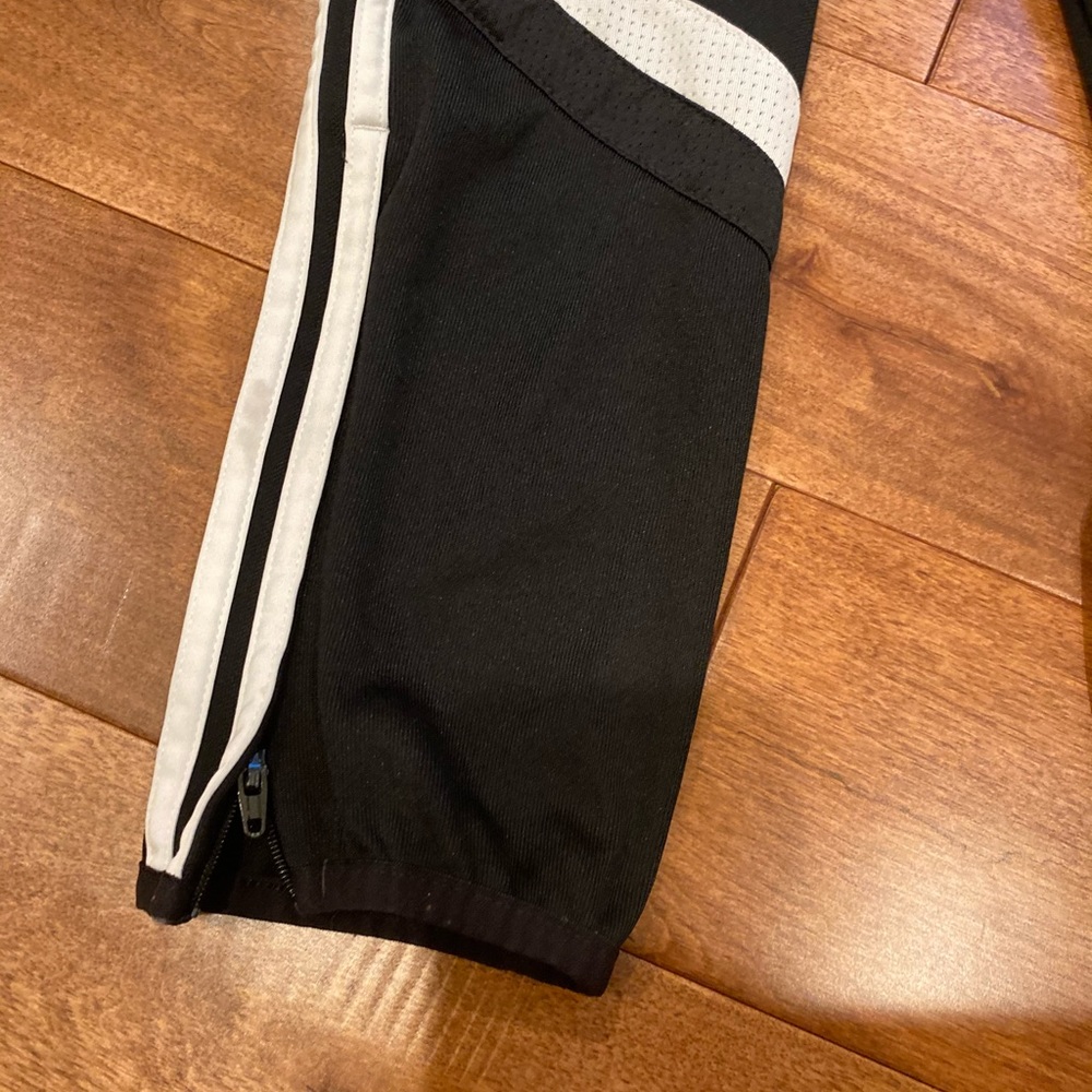 Adidas pants - Picture 4 of 4
